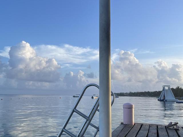 DEPARTAMENTO EN VENTA EN COZUMEL 2 HABITACIONES ALBERCA GYM UBICACION Y PRECIO