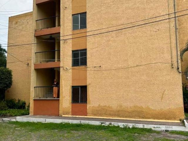 Departamento en Venta en Ciudad Granja Zapopan sobre Av Central y porton de seguridad