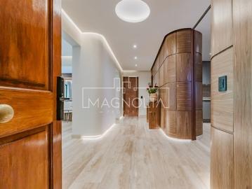 Departamento en Venta en A pasos de Portal La Dehesa en calle residencial