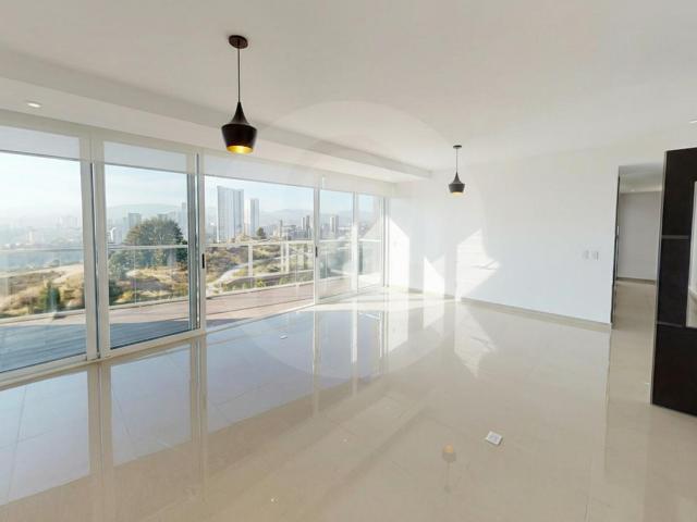 Departamento en renta en Bosque Real con TERRAZA DE 16 m2 en BR Five