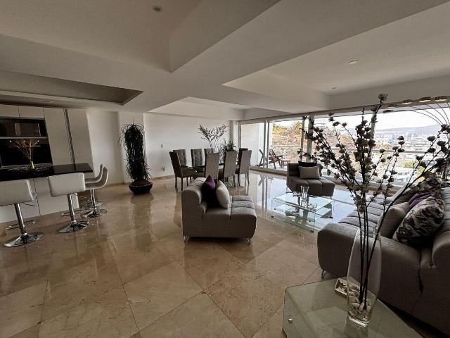 Departamento en venta en el Campanario con vista espectacular