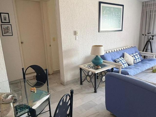 Departamento en venta en el Fraccionamiento Joyas de Brisamar en Acapulco Guerrero, con hermosa vista al mar