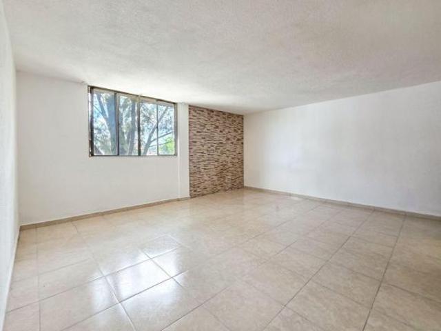 Departamento en venta en Ermita Iztapalapa, 3 recámaras y estacionamiento