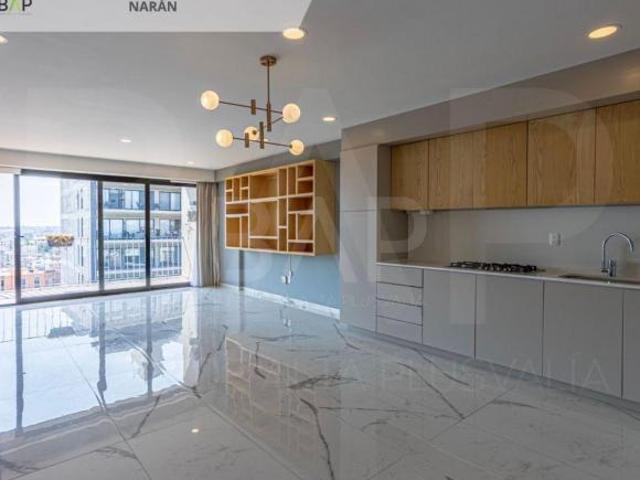 Departamento en venta en Jardines del Moral. Cuenta con 110 m² de superficie