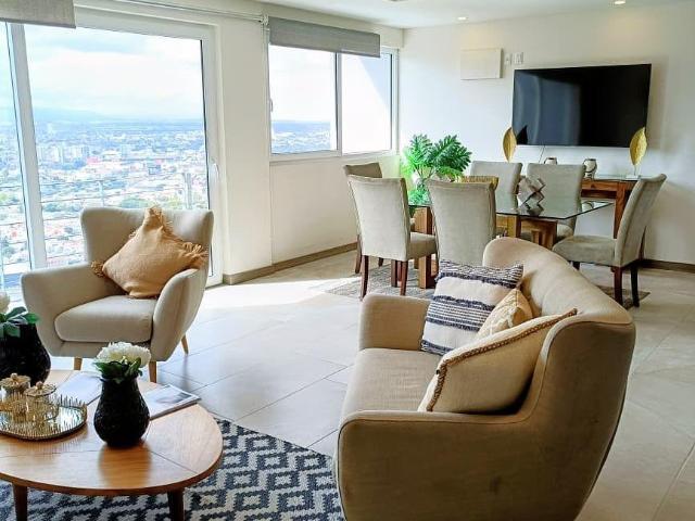Departamento en venta en Loma Dorada con vista a Los Arcos