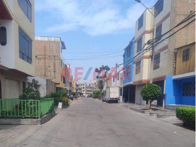 Departamento en venta en Los Olivos a S/249,043