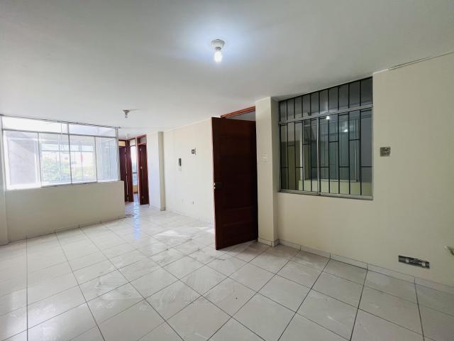 Departamento en venta en Los Olivos a S/289,000