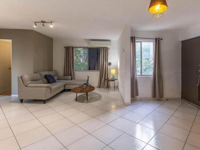 Departamento en venta, en Los Altos de Cumbres, 3 recámaras