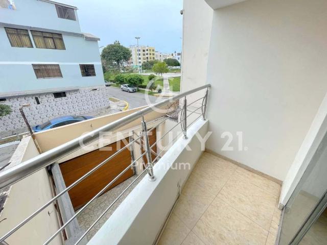DEPARTAMENTO EN VENTA EN LA PERLA SEGUNDO PISO PISO FRENTE A PARQUE