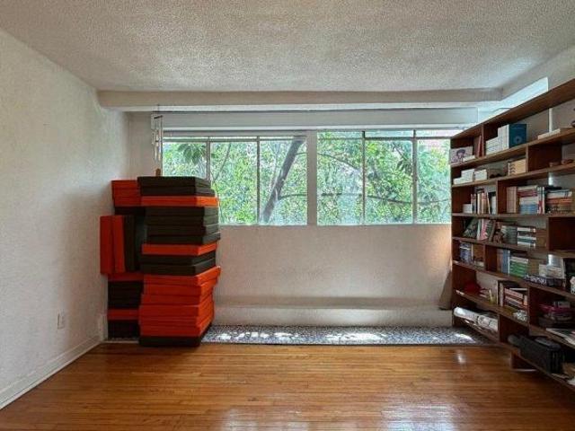 Departamento en venta en La Tabacalera con estudio independiente y bodega