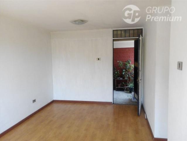 Departamento en Venta en Las Amapolas 4819 / Se vende Departamento 3 Dormitorios 1 Baño con Esatacionamiento asignado