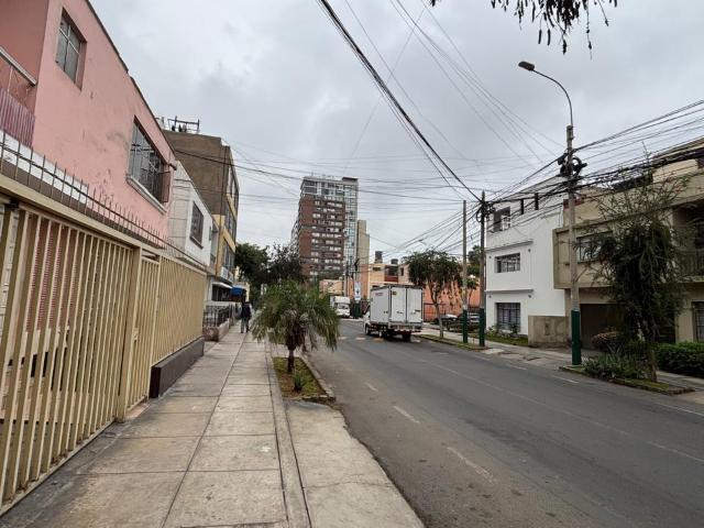 Departamento en Venta en Lince Parque Ramón Castillo