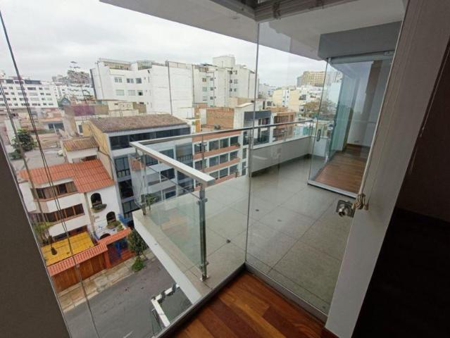 Departamento en venta en Miraflores a $425,000
