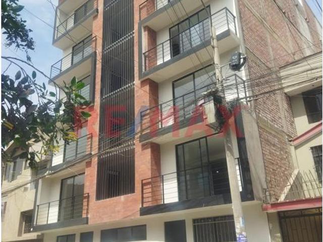 Departamento en venta en San Juan De Lurigancho a S/429,000