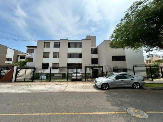 Departamento en venta en Surco, Las Casurainas Baja