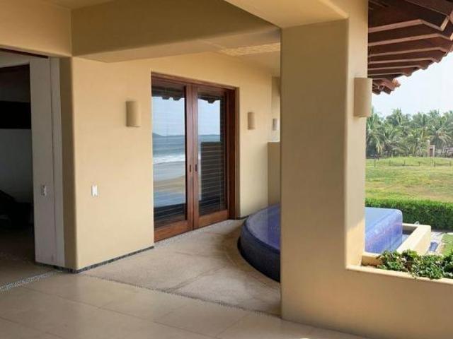 Departamento en venta en Playa Blanca, frente al mar Zihuatanejo