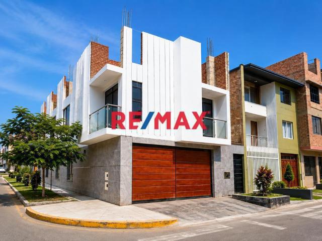 Departamento En Venta En Primer Piso + Cochera | Viñedos De Comas