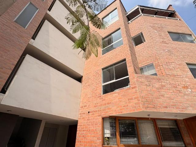 Departamento en Venta en Prolongación Benavides piso 3 con ascensor