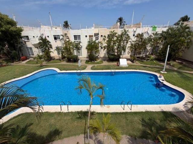 CASA EN VENTA EN CLUB DEPORTIVO, EXCELENTE UBICACIÓN
