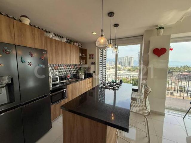 Departamento en venta en Puerto Vallarta, condominio Zoho skies en zona hotelera