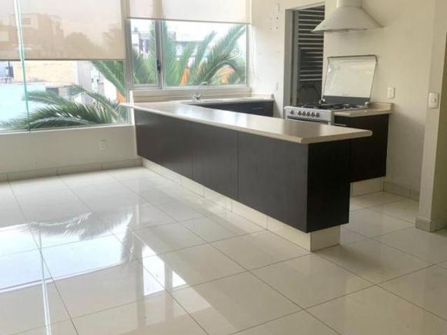 Departamento en Venta en Residencial WTC | 90 m², 2 Recámaras, 2 baños, 2 Estacionamientos y Bodega