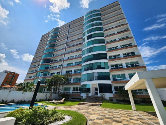 Departamento en VENTA en Torre Oasis con espectacular vista al mar, 3 rec?maras y cuarto de servicio