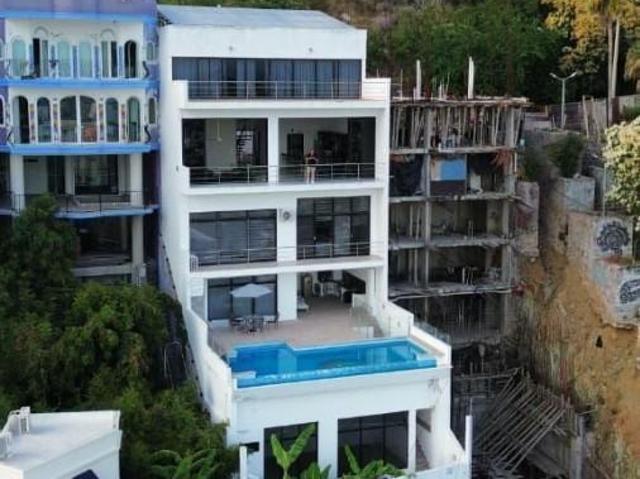 Departamento en venta en Tres Islas. Cerro de la Never?a