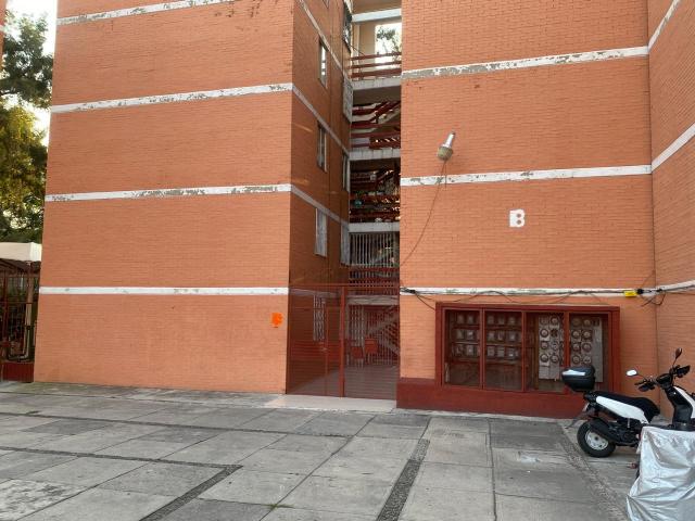DEPARTAMENTO EN VENTA EN UNIDAD HABITACIONAL EDUARDO MOLINA CERRADA ORIENTE 157