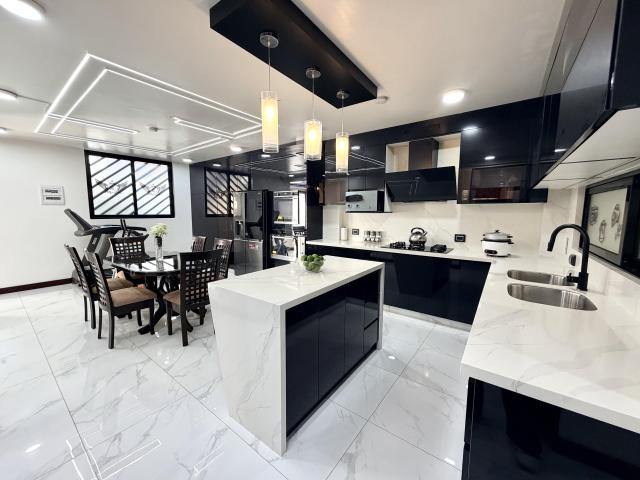 Departamento en venta en Villa Maria Del Triunfo a $170,000
