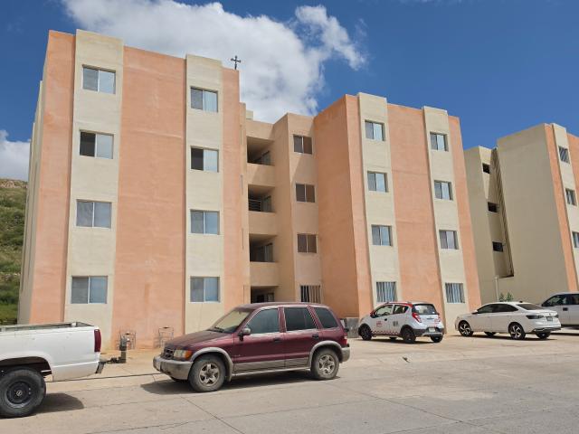 Departamento en venta Fracc. San Isidro, segundo nivel sobre calle principal