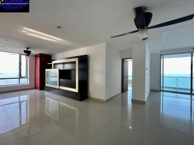 DEPARTAMENTO EN VENTA FRENTE AL MAR