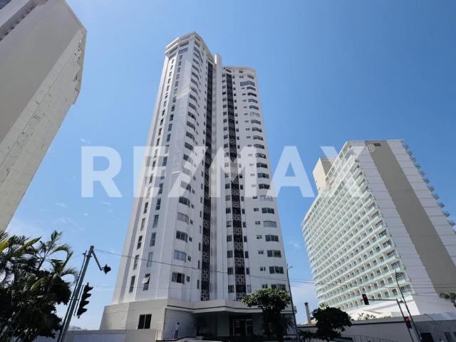 Departamento en Venta frente al mar en Acapulco Condominio Estrella del Mar – 345.94 m² en 2 niveles, 4 recámaras, terrazas y acceso a playa