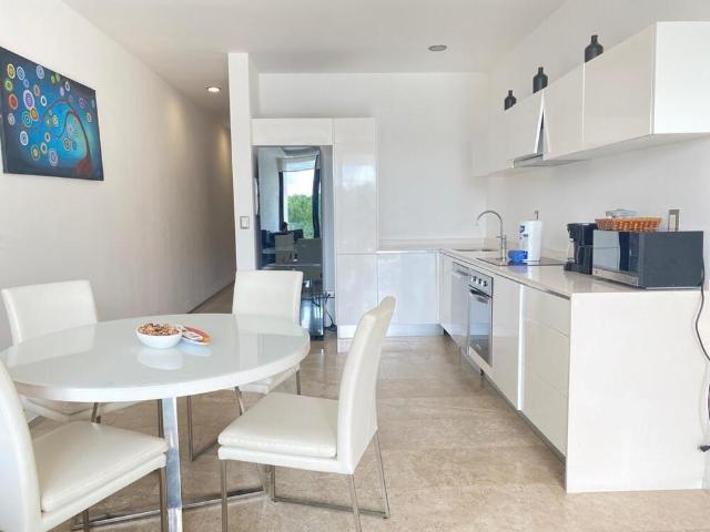 Departamento en venta Menesse Playa del Carmen a una calle de la playa