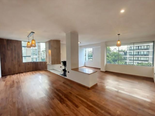 Departamento en venta Miraflores límite con San Isidro