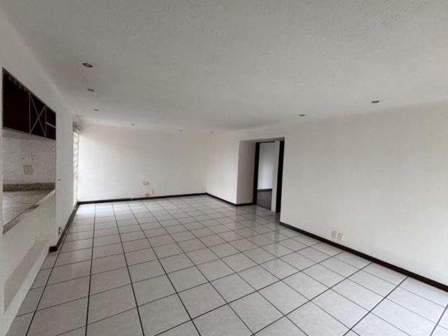 DEPARTAMENTO EN VENTA MUY AMPLIO JARDINES VALLARTA