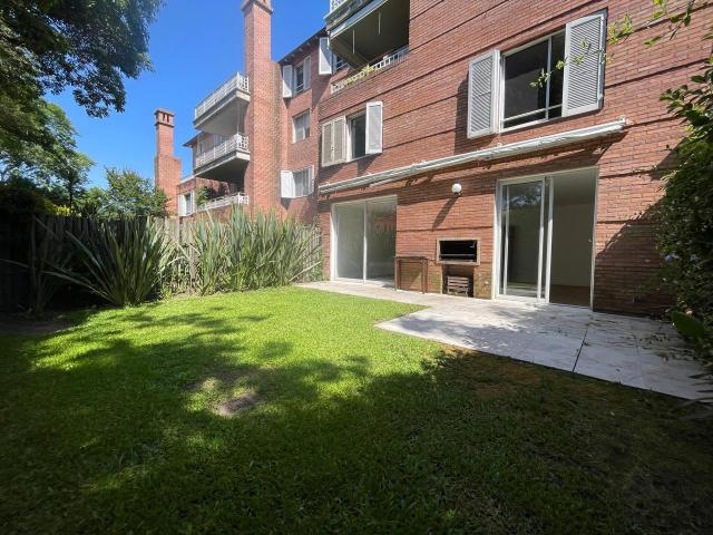 Departamento en venta San Isidro 3 dormitorios 1 suite Dependencia de servicio Jard