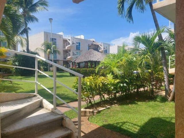Departamento en Planta Baja | Vista a Alberca y Áreas Verdes