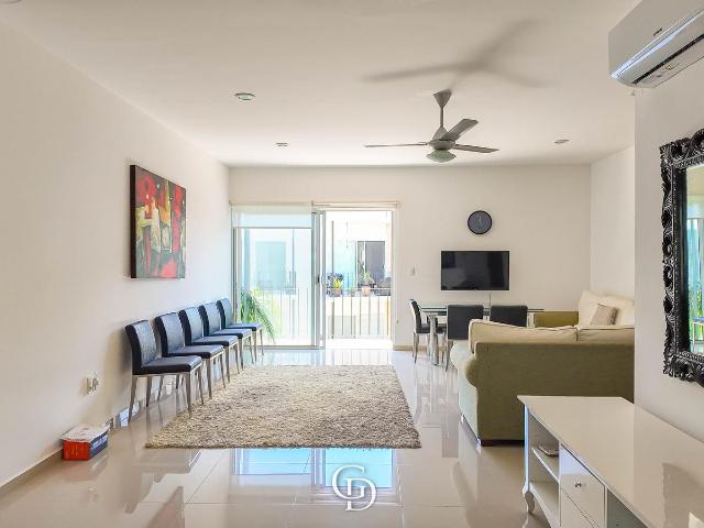 Departamento en venta Playa del Carmen con amplia terraza en la azotea