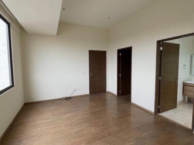 Departamento en Venta y Renta en Reserva Bosques El Olivo 4 recámaras
