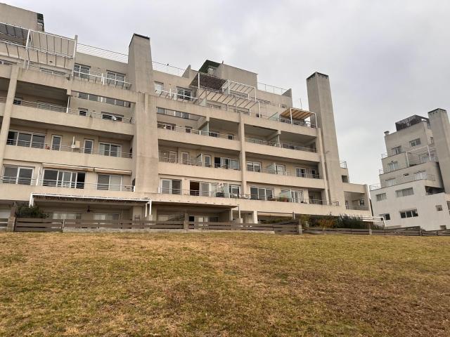 Departamento en Vila Vela PB con Jardín