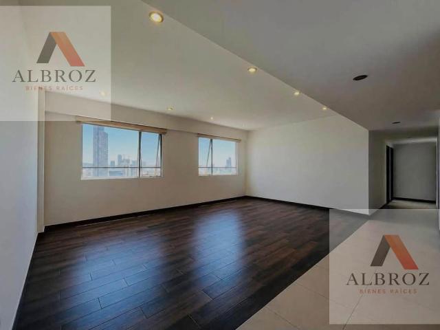 Departamento en Zona comercial Angelopolis