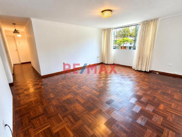 Departamento + Estacionamiento En Venta | Pueblo Libre