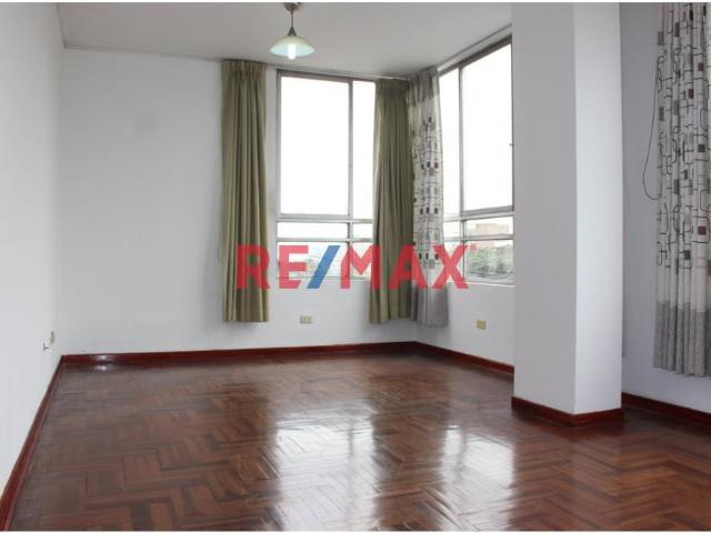 Departamento Estratégicamente Ubicado En Los Olivos