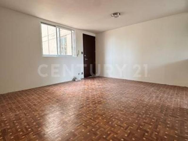 Departamento exterior en 3er piso completamento remodelado frente Plaza Cascada