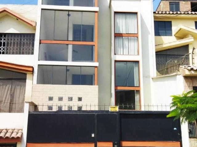 Departamento Familiar en Venta 3 Dormitorios Estudio Ubicación Estratégica en Colmenares