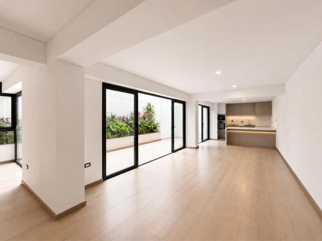 Departamento flat con terraza 136 m2 Cerca Aurora 1 habitación 1 estacionamiento De estreno