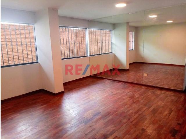 Departamento Flat En Alquiler 1Er Piso Surco Alamos Cerca A Upc,Esan