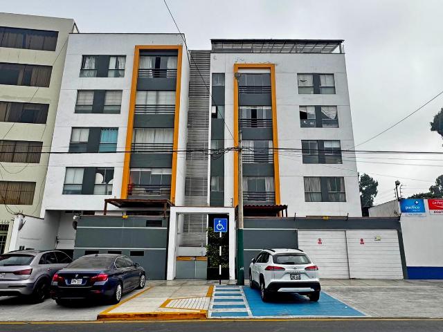 Departamento frente a Hermoso Parque en San Borja