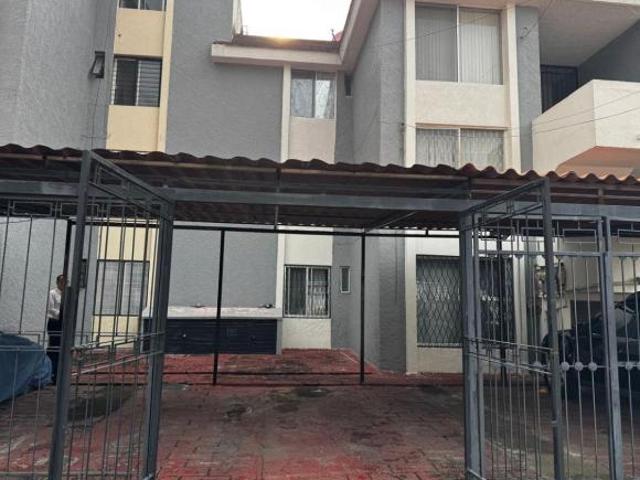 Departamento frente a parque en Arboledas