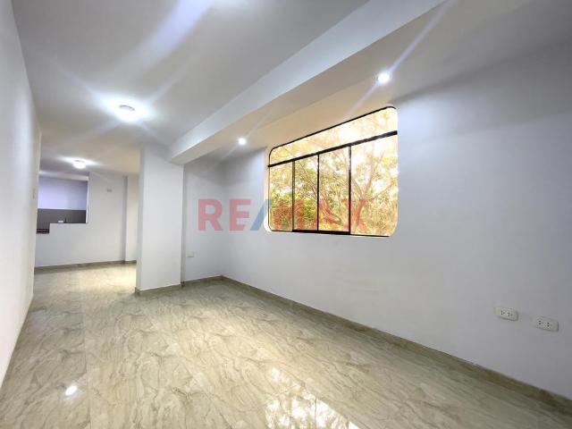 Departamento Frente A Parque En Urb Ingenieria En Venta
